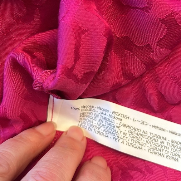 ZARA fuschia wrap skirt with buckle size large - Picture 11 of 11